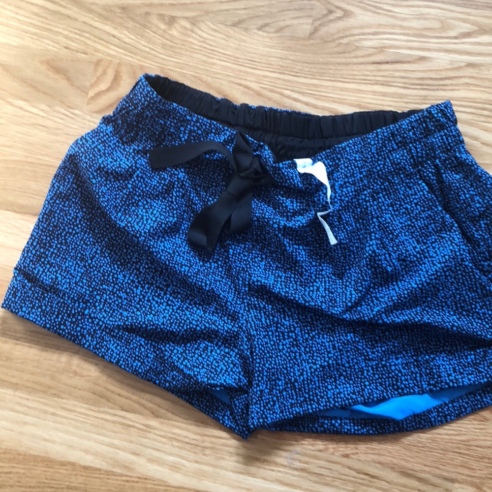 Lululemon shorts size 8